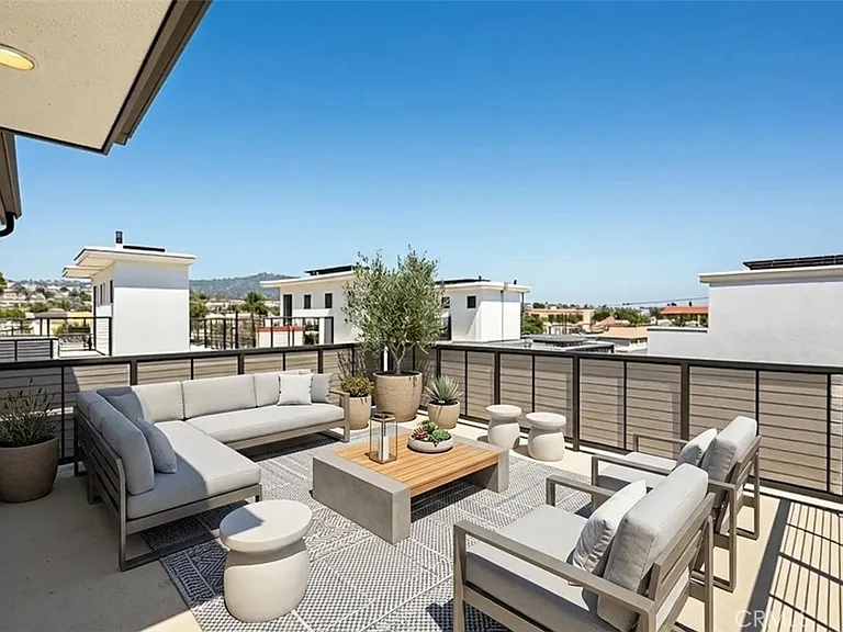 1811 S Mesa St — Photo 1