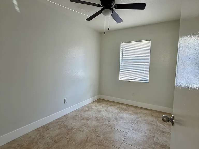 6818 S Trask St — Photo 7