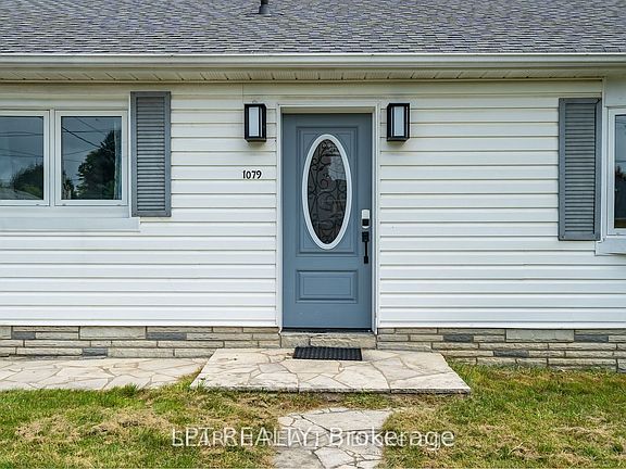 2nd image of 1079 Deta Rd