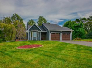 847 Lassie Ln, Hudson, WI 54016