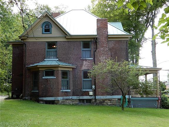 3rd image of 474 Beaver St