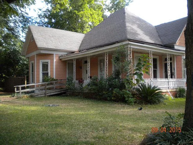 1002 N Sycamore St photo 1