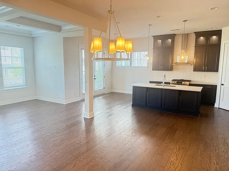 412 Hyco Ct — Photo 5