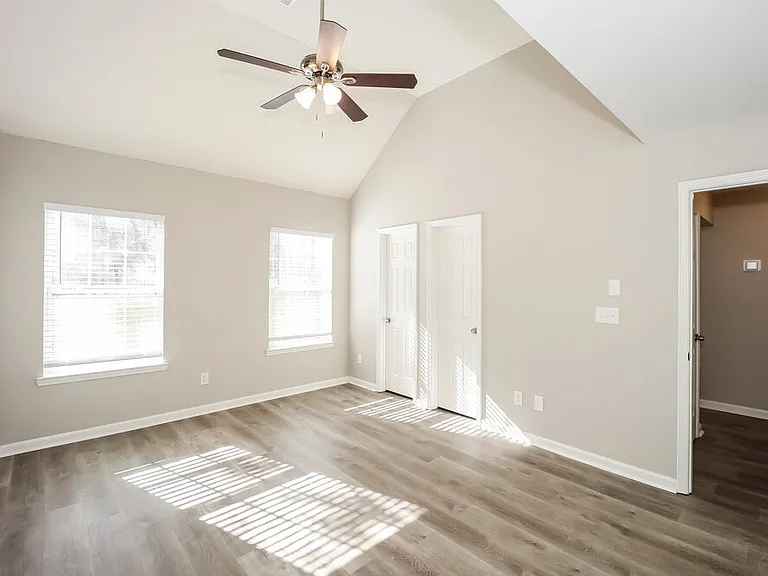 4423 Ravenwood Dr — Photo 11