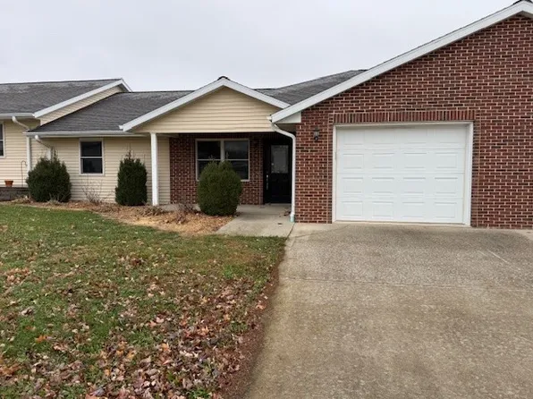 202 S Pine St APT C, Dieterich, IL 62424