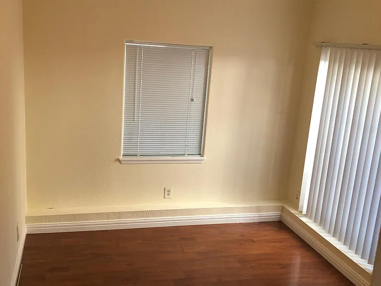 274B Athol Ave — Photo 3