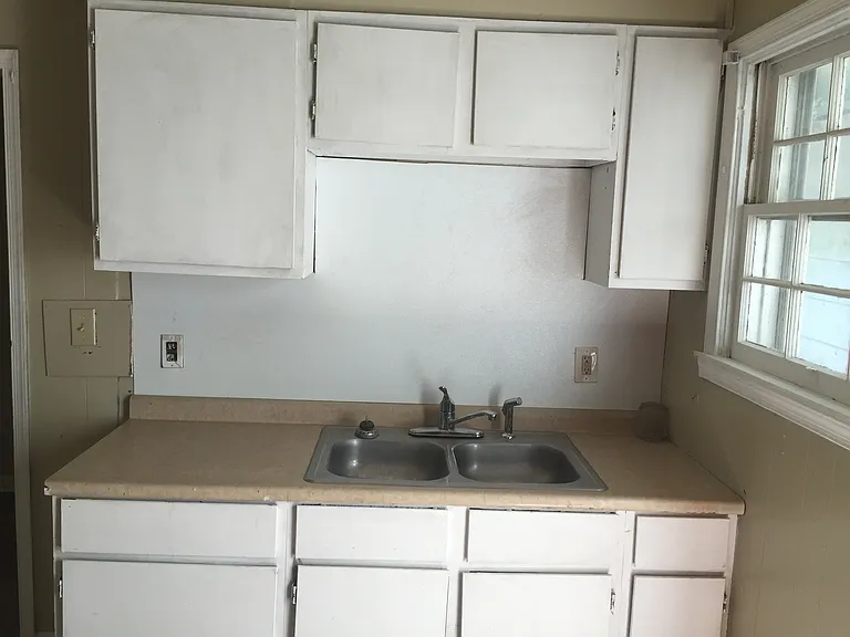 27 Stuart Dr — Photo 7