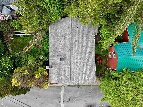 3rd image of 440 Bawden St