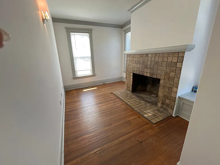 511 E Chestnut St — Photo 22