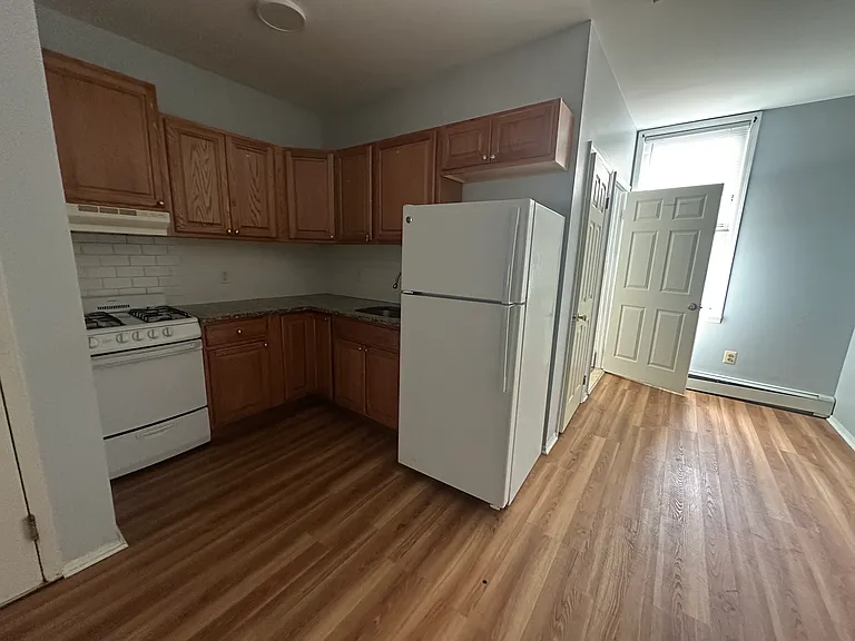 93 Franklin St #2 — Photo 1