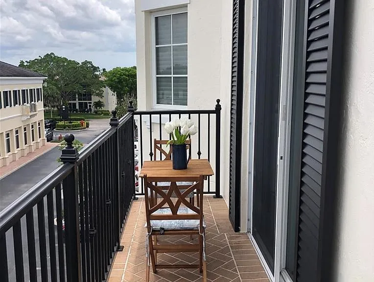 1400 Gulf Shore Blvd N #310 — Photo 26