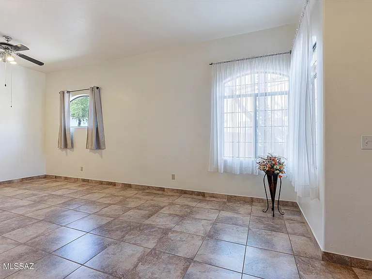 3177 W Flowering Cactus Ct — Photo 4