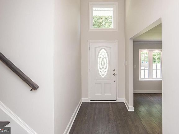 3rd image of 54 Moredon Rd