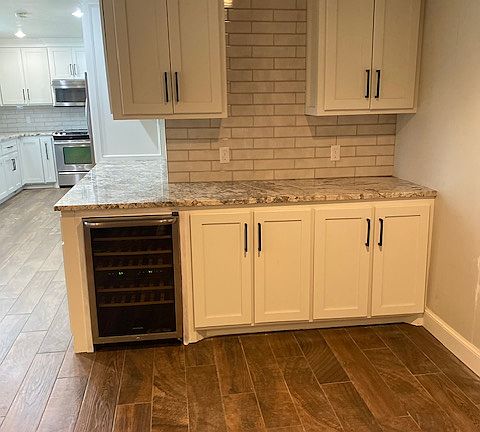 4th image of 9509 Lakeshore Dr