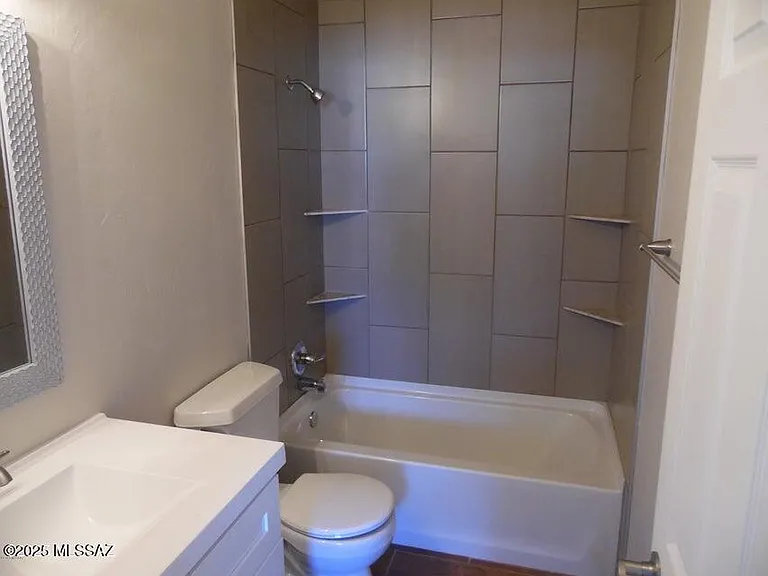 808 E Waverly St #A — Photo 10