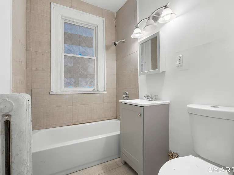 364 Woodland St — Photo 10
