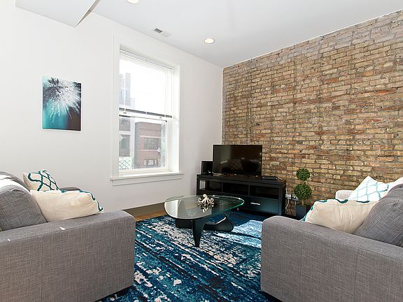 4th image of 3705 N Southport Ave #2