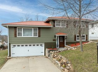 649 40th St SE, Cedar Rapids, IA 52403