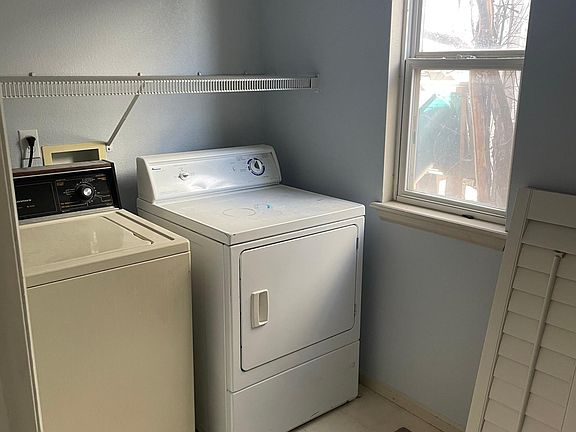 Laundry room (we will update with newer machines)