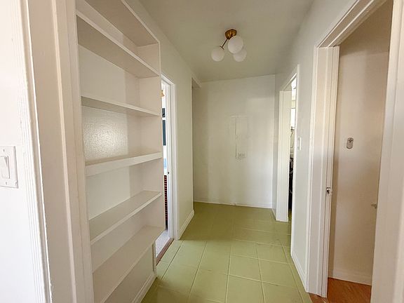 5th image of 925 Park Paseo Unit A