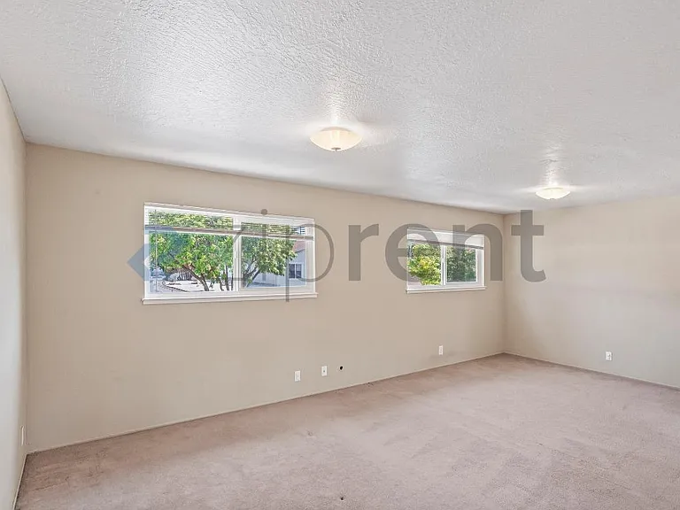 3298 Cropley Ave — Photo 21