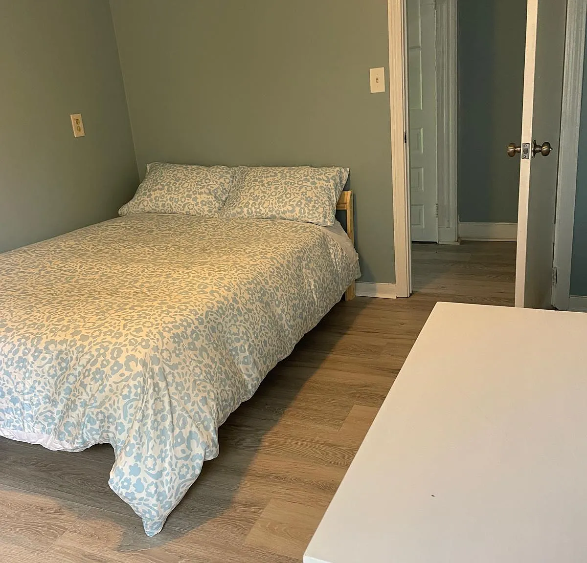 3 bed, 1.5 bath, $950 — Photo 4