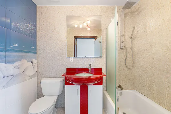 Sold by Thomas Lipovetsky, LREB | media 14