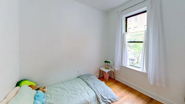Rented by Corcoran | media 19