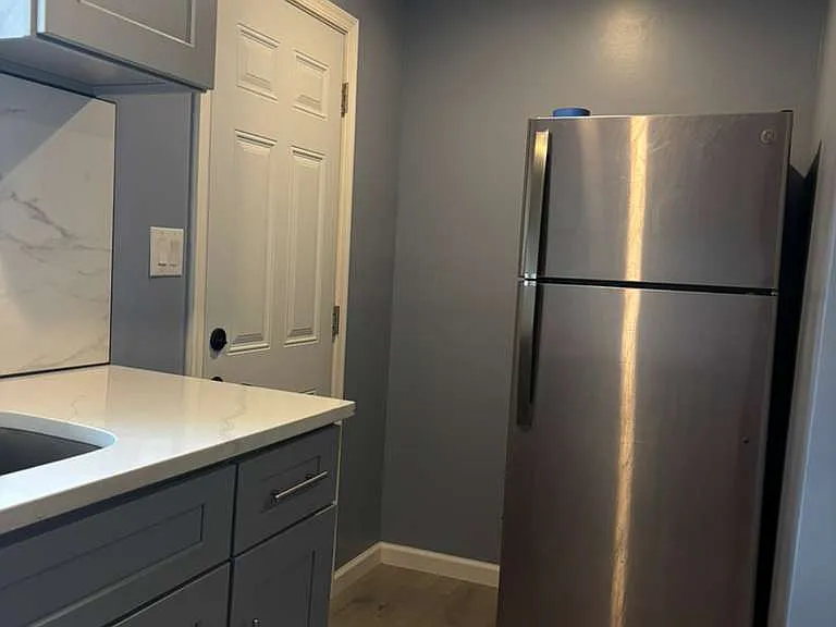 137 W Water St — Photo 6