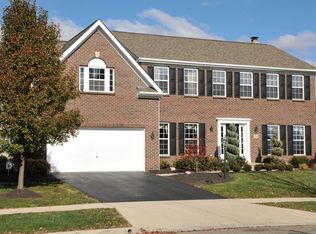 3764 Village Club Dr, Powell, OH