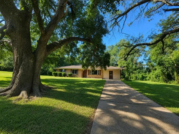 907 Hinton Rd, Lumberton, MS 39455