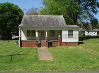 621 Elm St, Eden, NC 27288