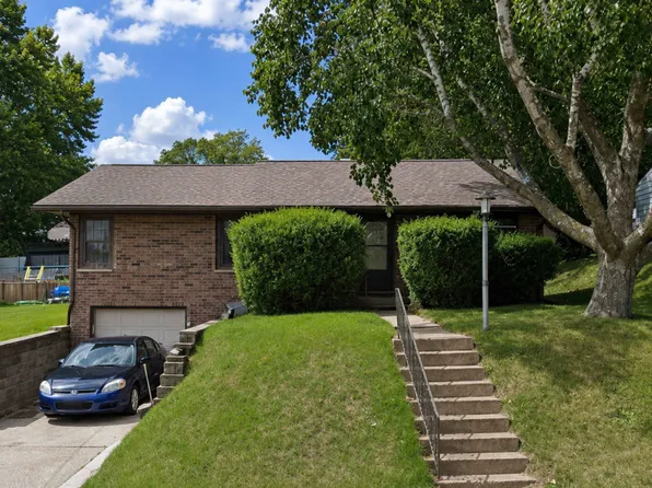2455 Pearl St, Dubuque, IA 52001