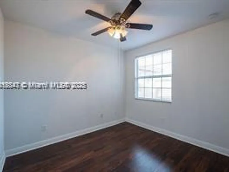 109 SW 147th Ter #1109 — Photo 10