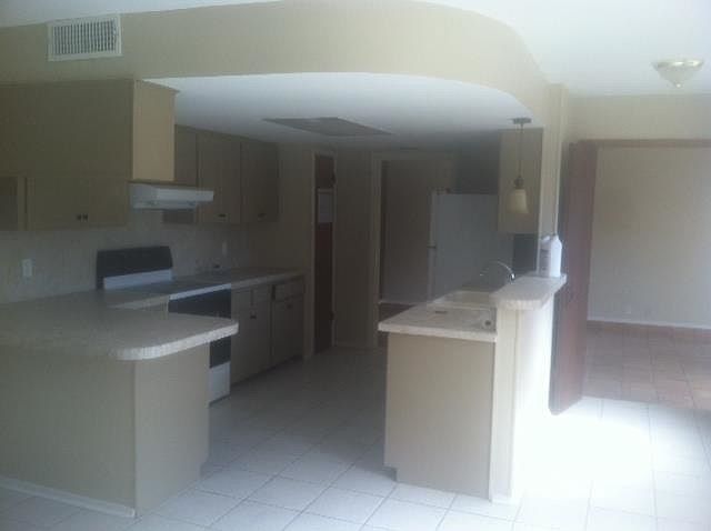 2nd image of 102 Deborah Kay St