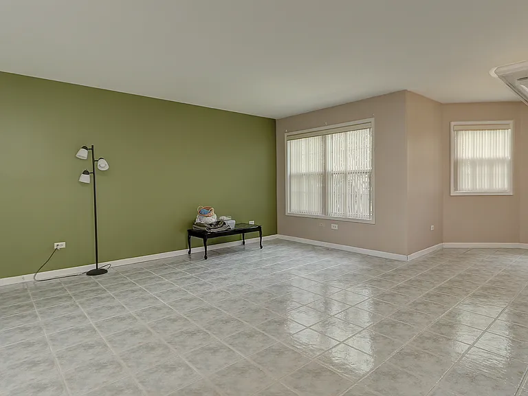 16046 S Fairfield Dr — Photo 5