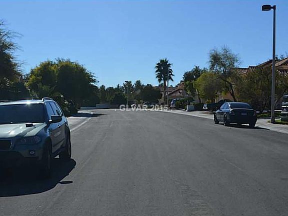 4th image of 1401 Desert Hills Dr