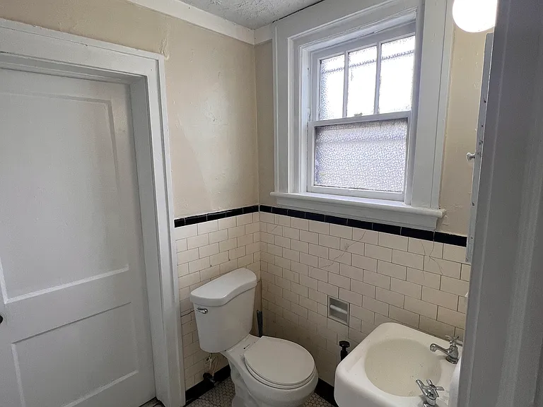 119 Albemarle Ave SW #B2 — Photo 8