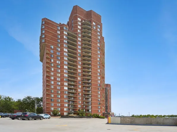 627 Harmon Cove Tower image 1 of 25