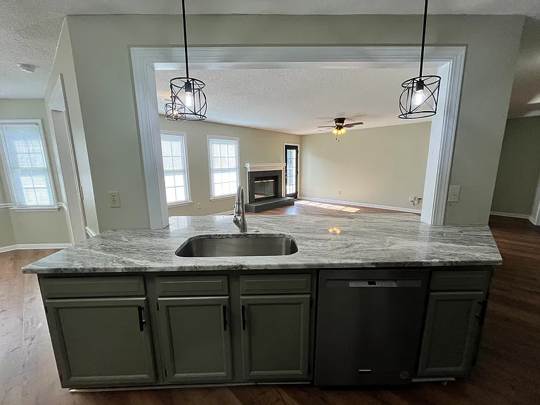 115 Sleepy Hollow Ln — Photo 9