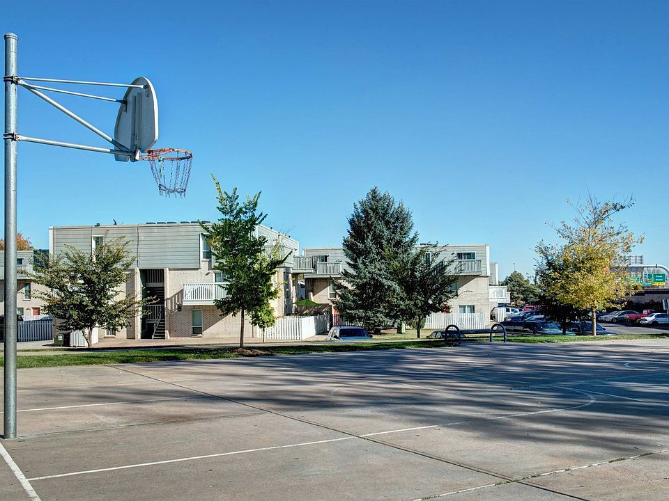 VillasOn76th1_BasketballCourt