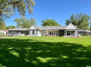 554 Forest Rd, East Moline, IL 61244