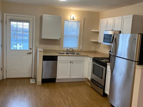 Southside 2 Bedroom Unit, 405 E Southridge Rd #2, Marshalltown, IA 50158