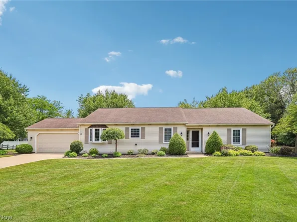 32179 Cambridge Cir, Avon Lake, OH 44012
