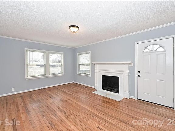 2nd image of 825 7th St