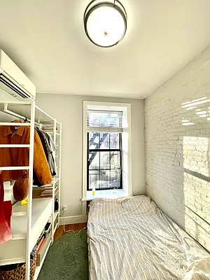 Rented by Pear NYC LLC | media 40