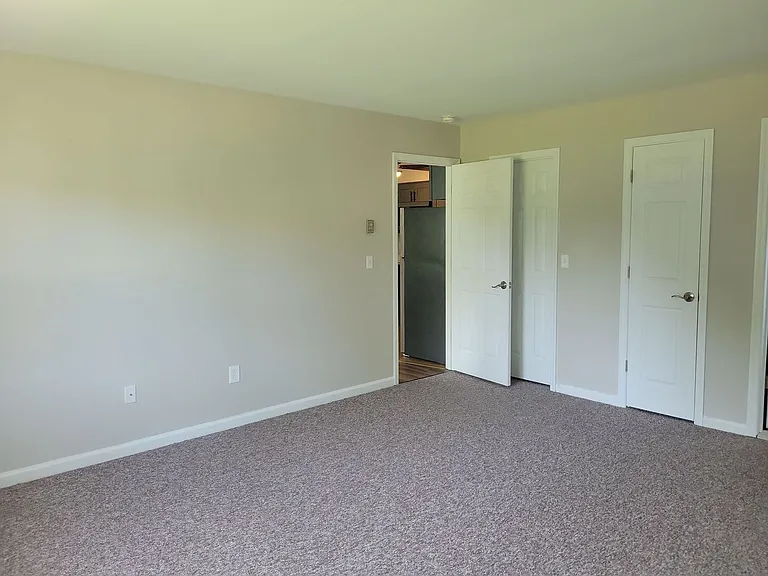 Country Gardens Apartments — Photo 40