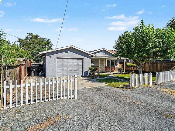 4th image of 3193 Hosie Ave