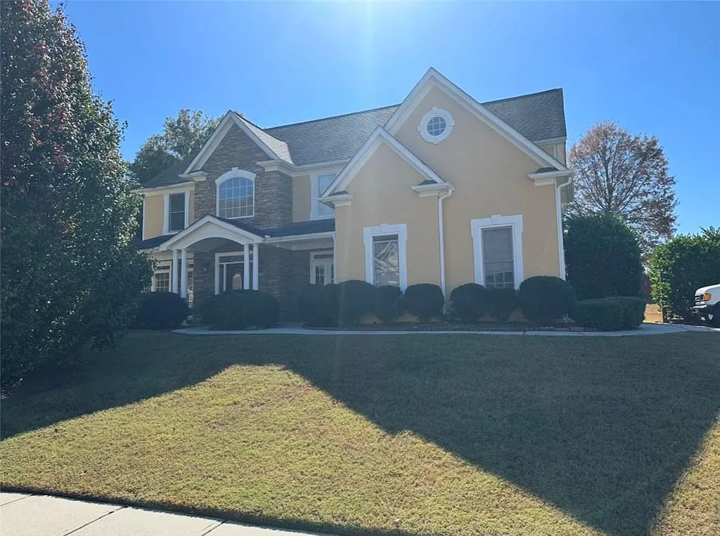 5 bed, 3.5 bath, 2984 sqft, $3,500 — Photo 1