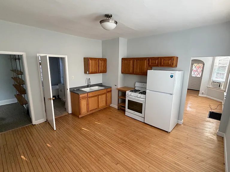 722 E Conway St — Photo 6
